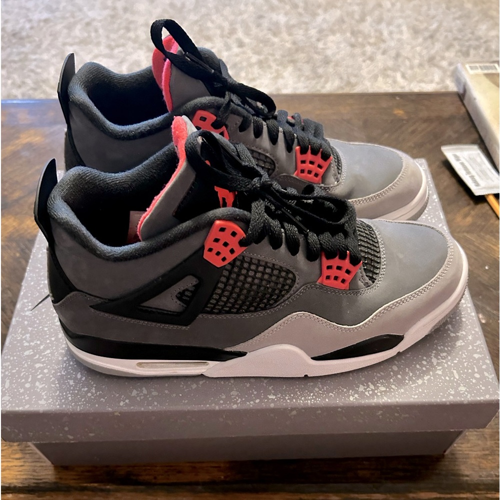 Jordan 4 retro infrared size 9.5 with original box